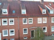 Renovierungsbedürftiges Reihenhaus mit Terrasse in zentraler Lage nahe Wallanlagen der Innenstadt - Emden