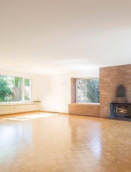 Ruheoase mit großem Garten und Kamin! Wohnen und Schlafen auf einer Ebene. - Düsseldorf