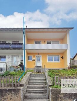 Doppelhaushälfte mit Aussicht, Garten & Garage – ein Eigenheim für Anpacker! - Weikersheim