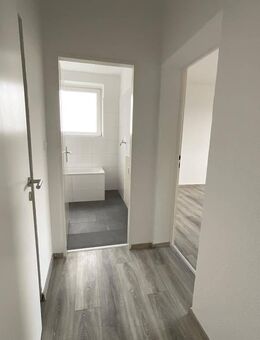 Helle 2-Zimmer-Wohnung mit Balkon und Fahrstuhl in Emden-Borssum! - Emden