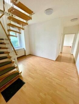 Gemütliche 3-Raum Maisonette-Wohnung mit Balkon zum Wohlfühlen. - Magdeburg