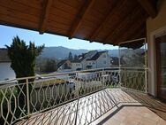 Doppelhaushälfte mit zwei Wohneinheiten, Garten und Garage - Büsingen (Rhein)