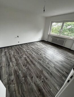 Neu renovierte 3 ZKB-Mietwohnung mit Balkon in St.Ingbert-Süd zu vermieten - Sankt Ingbert
