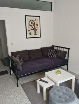 2-Raum-Wohnung mit großer Terrasse, Einbauküche, möbliert und ausgestattet, stufenloser Zugang, separater Eingang, Sicherheitstür, 20 Min. zu Tesla - Fürstenwalde (Spree)