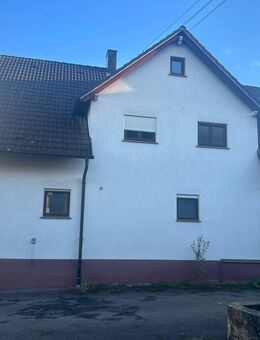 Freistehendes Zweifamilienhaus mit Platz für Ihre Wohnideen - Krautheim (Baden-Württemberg)