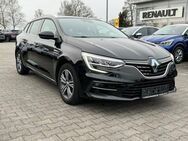 Renault Megane, TCe 140 INTENS Grandtour |, Jahr 2023 - Wiesmoor
