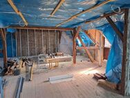 Teilsaniertes Zweifamilienhaus. Freies DG zum individuellen Ausbau vorbereitet. 1000m² Grundstück - Köthen (Anhalt)