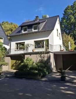 Freistehendes Einfamilienhaus mit 2 Wohneinheiten und Garten in Haan-Ost - Haan