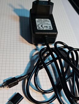 Ladegerät, Netzteil 5V, 3A, 15 Watt, MicroUSB Type B und USB Typ C Adapterstecker , Eurostecker, 100-240V-50Hz, 140cm lange Leitung, schwarz, optimal für die Stromversorgung des Raspberry - Fürth