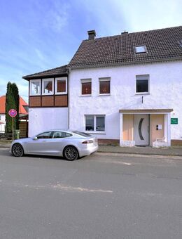 (Groß-)Familie für gepflegtes Ein-/Zweifamilienhaus für direkten Eigenbezug in Pömbsen gesucht - Bad Driburg