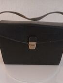 alte Leder Arbeitstasche 23x17x9cm schwarz mit Schlaufe und Metall Verschluss in 45259