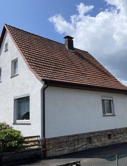 Einfamilienhaus mit Doppelgarage und großem Grundstück in Grebenstein-Udenhausen - Grebenstein