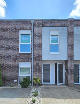 Zentrale & ruhige Sackgassenlage! Top gepflegte Reihenhaus-WHG mit EBK, Badmöbel, Lampen und PKW-Stellplatz inklusive! - Cloppenburg