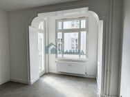 Stilvolle 4-Zimmer Wohnung in Altbau mit Erker, neuer Einbauküche, Balkon, aktuell in Renovierung - Schwerin