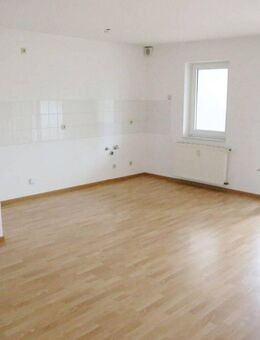 Schöne 2-Zimmer Dachgeschosswohnung mit Balkon und Wintergarten in Much! - Much