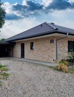 Neuwertiger Bungalow in ruhiger Lage mit Carport und Abstellräumen - Oldersbek