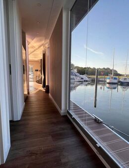 LUXUS Hausboot - 3 Etagen - 100m² Wohnen + 120 m² SONNENTERRASSE - Kamin, Kino, komplett individuell - Potsdam