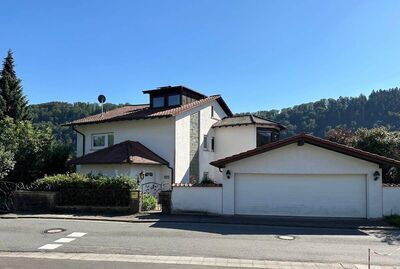 Attraktives Anwesen mit sehr großem Platzangebot und Doppelgarage in Neckarsteinach!