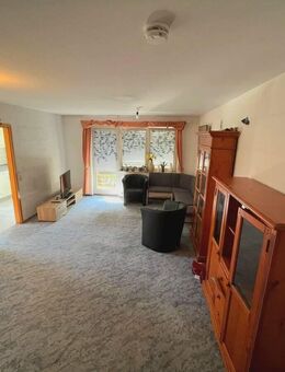 Gepflegte 2-Zimmer-Wohnung mit Balkon und Stellplatz - Birkenfeld (Baden-Württemberg)