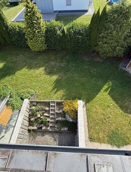 Großzügige 4-Zimmer Wohnung im EFH. 1.OG, mit Einbauküche+ große Terrasse + 2 Balkone + Internet - Günzburg