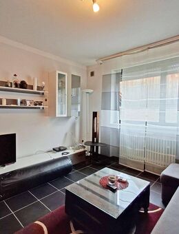 Einziehen & ankommen – gepflegte Doppelhaushälfte mit kleinem Garten und Carport - Steinwiesen