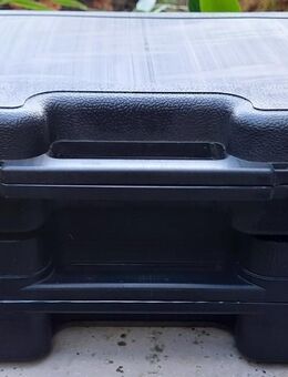1 leerer stabiler Hantelkoffer - Niederfischbach