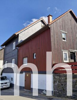 Wiehl Helmerhausen: vermietete Kapitalanlage inkl. Garagengebäude - Wiehl