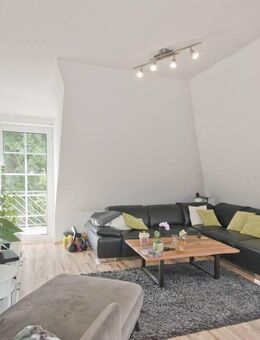 Gemütliche 2-Zimmer-Dachgeschosswohnung mit Balkon - Wildeshausen