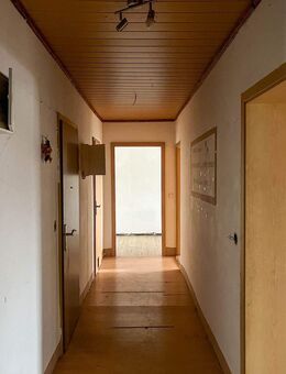 Attraktives Mehrfamilienhaus zur Sanierung in Stadtrandlage - Stollberg (Erzgebirge)