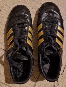 Adidas Sneaker Sonderedition - Buchholz (Westerwald)