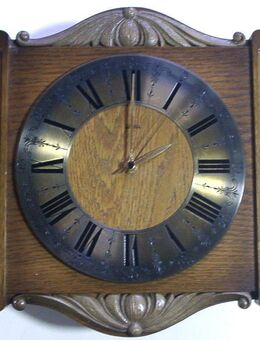 ⭕ Stil-Wanduhr aus Eiche mit Quarzwerk - Dassel