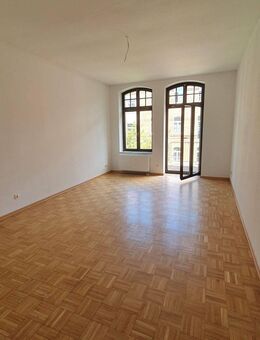 City-Appartement mit Einbauküche und Balkon - Halle (Saale)