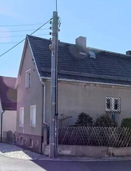 Teilsaniertes Einfamilienhaus mit Dachterrasse in ruhiger Lage von Bad Klosterlausnitz - Ihr Projekt mit Potenzial! - Bad Klosterlausnitz