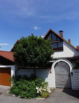 Top-modernisiertes Einfamilienhaus (RH) mit Einliegerwohnung in schöner Coburger Stadtlage - Coburg