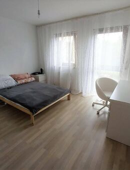 Charmante 3,5-Zimmer-Etagenwohnung in zentraler Lage von Leonberg - Leonberg (Baden-Württemberg)