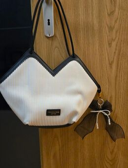 Damentasche mit Schleifenanhänger - unbenutzt - Augsburg