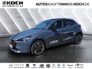 Mazda 2, e G 90 Homura Aka R BSM, Jahr 2024 - Berlin