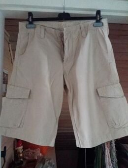Damenshorts - Bad Schwartau Zentrum