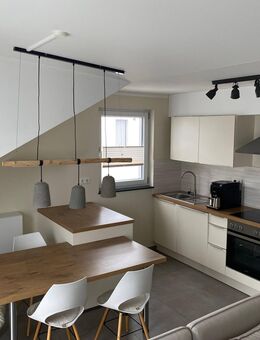 3 Zimmer Dachgeschoss Wohnung mit Balkon - Dinslaken