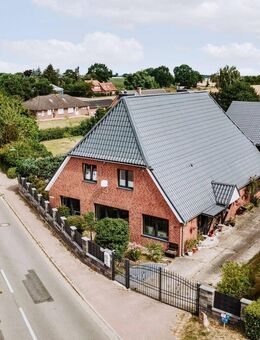 Kernsaniertes Zweifamilienhaus mit Pool und Nebengebäuden auf traumhaftem Grundstück - Bleckede