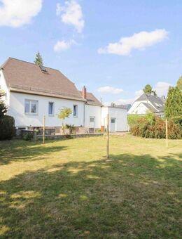 Einfamilienhaus mit neuer Heizungsanlage und großem Südgarten in Chemnitz Glösa - Chemnitz