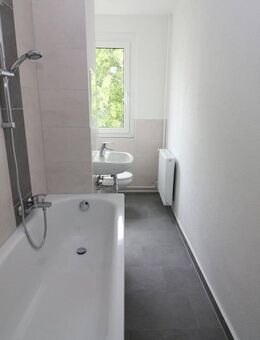 Ohana heißt Familie - moderne u. gemütliche 4RW mit Wanne und Balkon - Freiberg