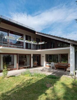 AIGNER - Großzügiges freistehendes Haus im Mid Century Stil mit Gartenparadies - Grünwald