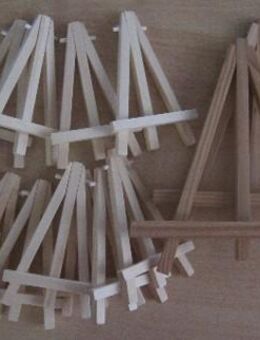 2 u. 11 kleine Staffeleien, Holz, 2 Stk.21,5 cm. 11Stk. 8 cm , f. Leinwände - Darmstadt