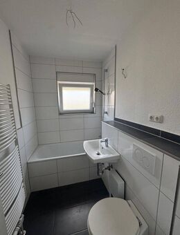 Gepflegte 3,5 Zi. Erdgeschoss Wohnung mit Garten im schönen Wehofen - Duisburg