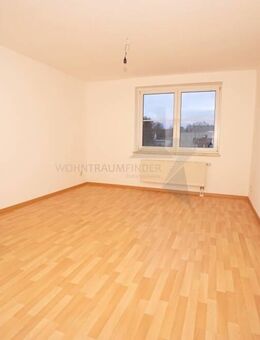 Gemütliche 2 Raum-Balkonwohnung mit Blick "ins Grüne" - Burkhardtsdorf