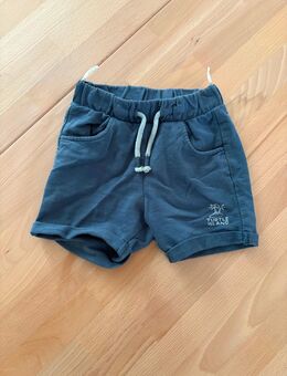 kurze Jungen Stoff Hose Größe 80 der Marke C&A - Wadgassen