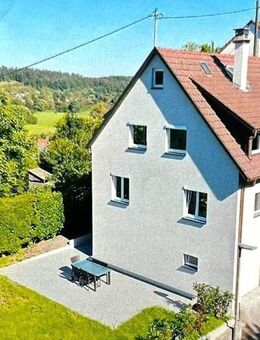 Saniertes Zweifamilienhaus in Aichtal - freistehend mit herrlichem Ausblick - Aichtal