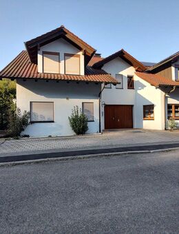 Schöne 6-Zimmerwohnung mit Balkon in ruhiger Lage in Hochhausen - Haßmersheim