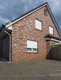 Junges Doppelhaus + teilmodernisiertes Einfamilienhaus + Bauplatz in Veenhusen - Moormerland